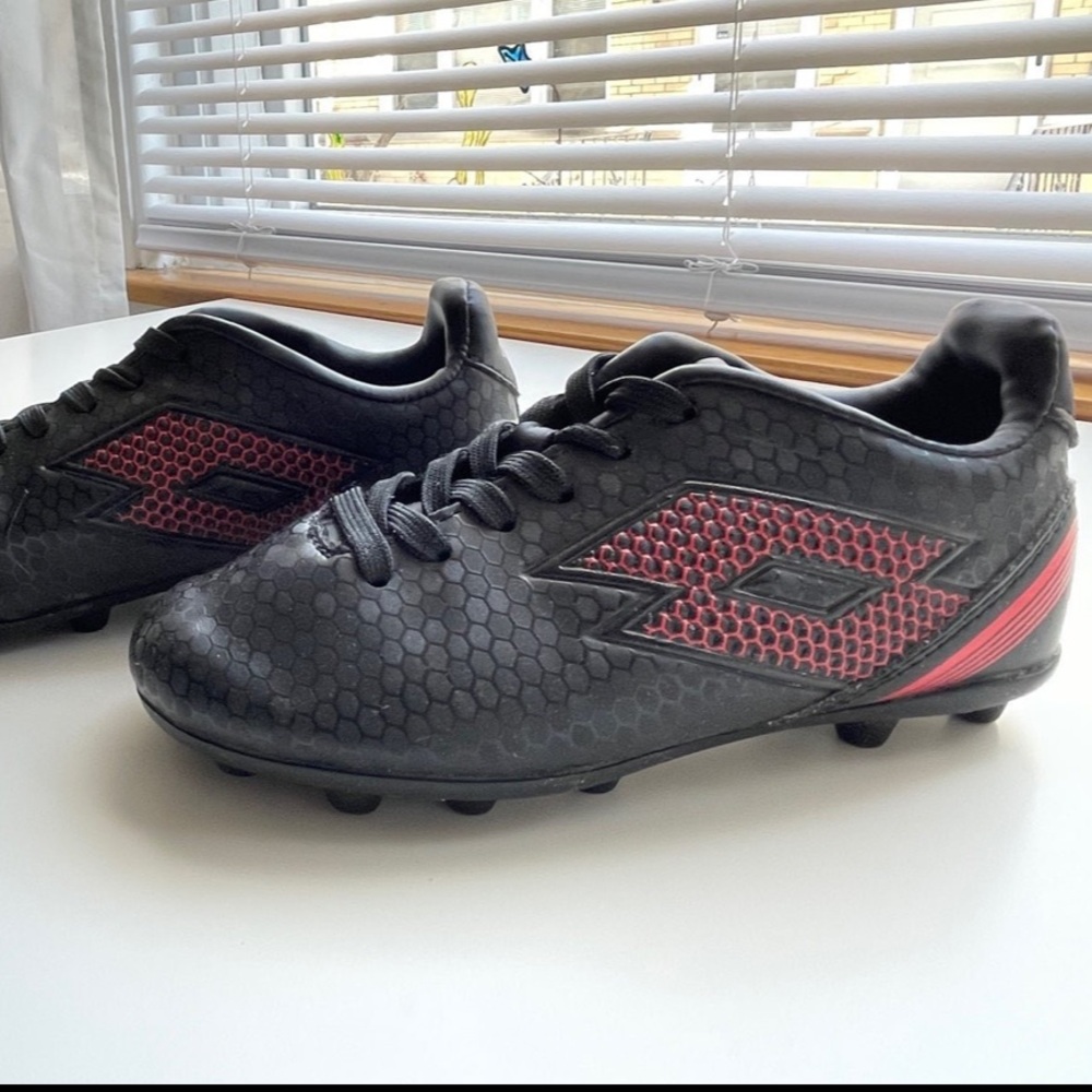 Lotto Spectrum Elite Soccer Youth Black/Red US 11